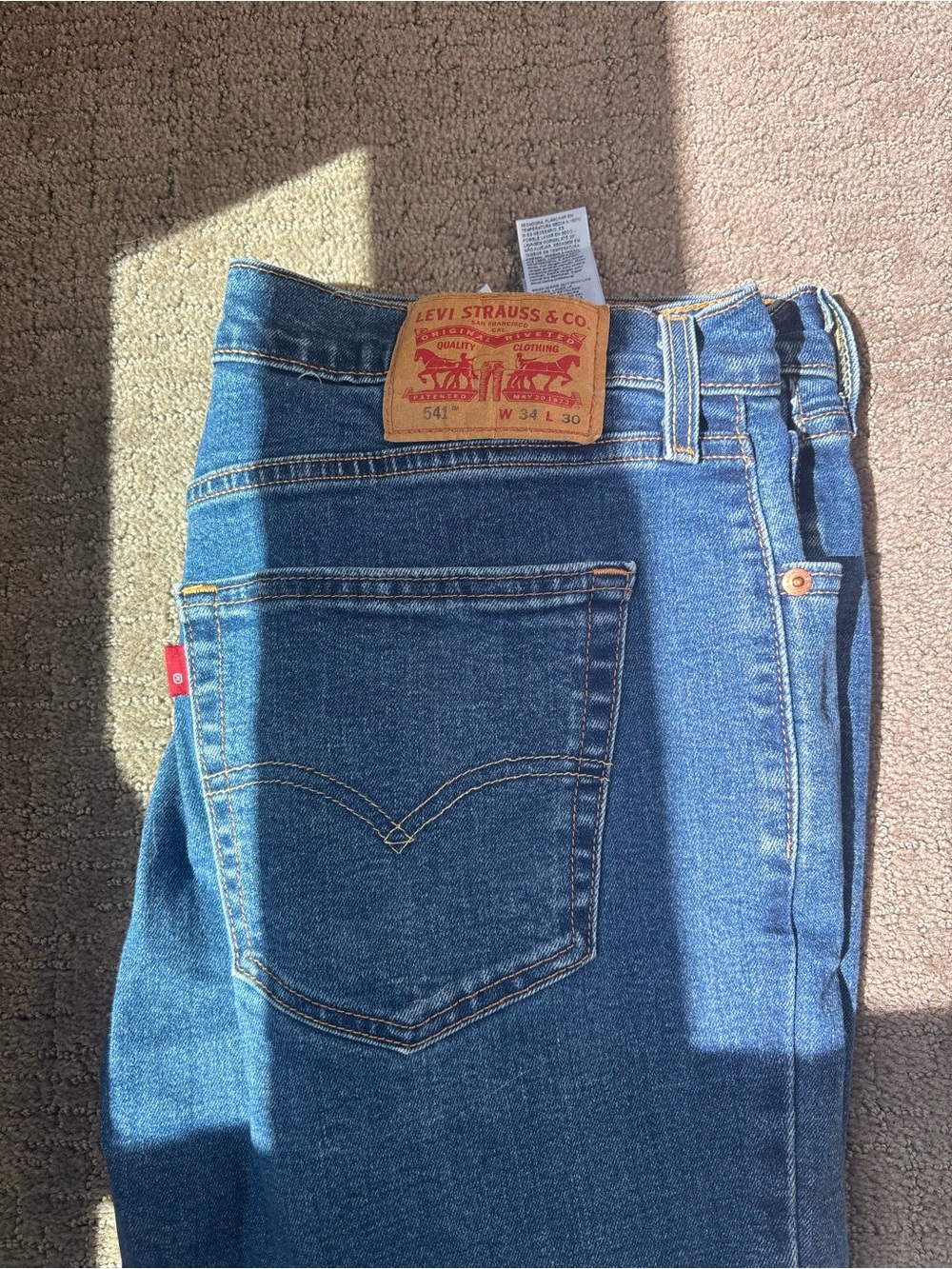 Levi's Men's Medium Blue Relaxed Jeans 541